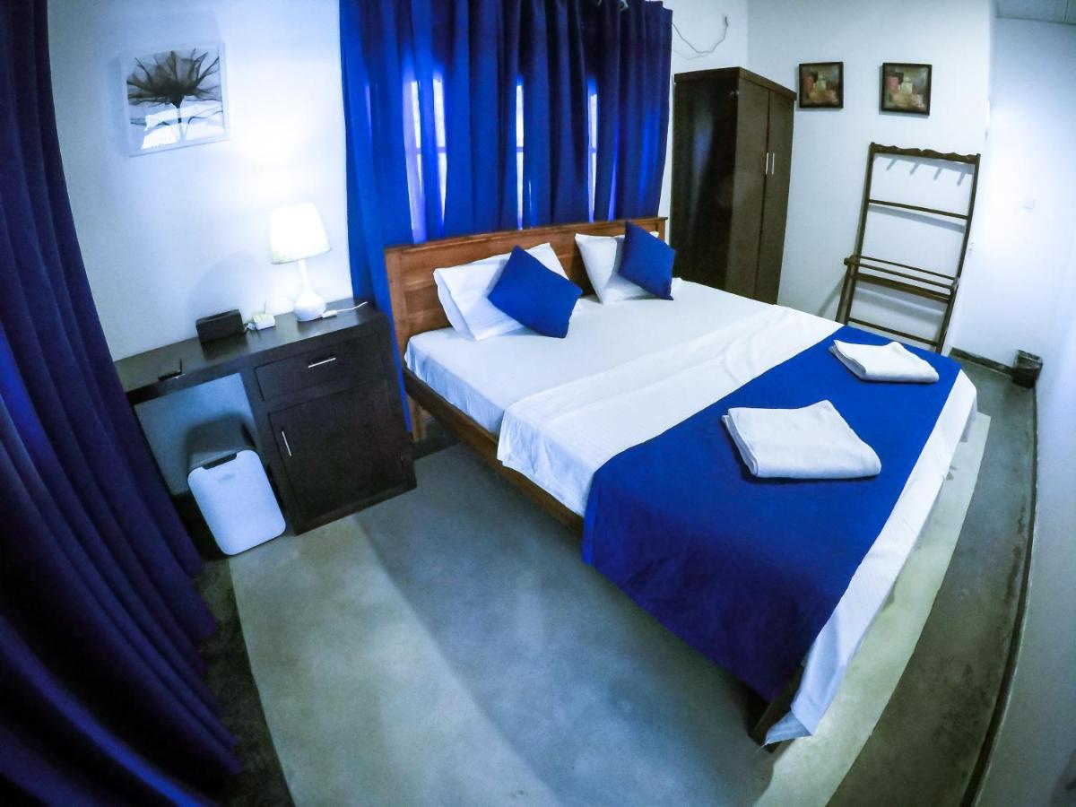 Mirissa Blue Whale Holiday Hotel Exterior photo