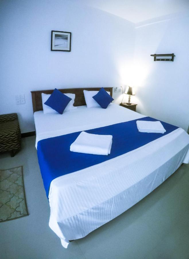 Mirissa Blue Whale Holiday Hotel Exterior photo