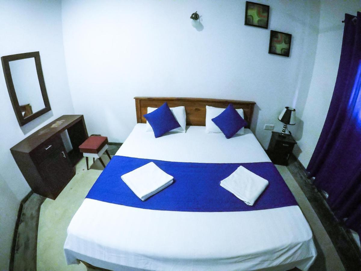 Mirissa Blue Whale Holiday Hotel Exterior photo