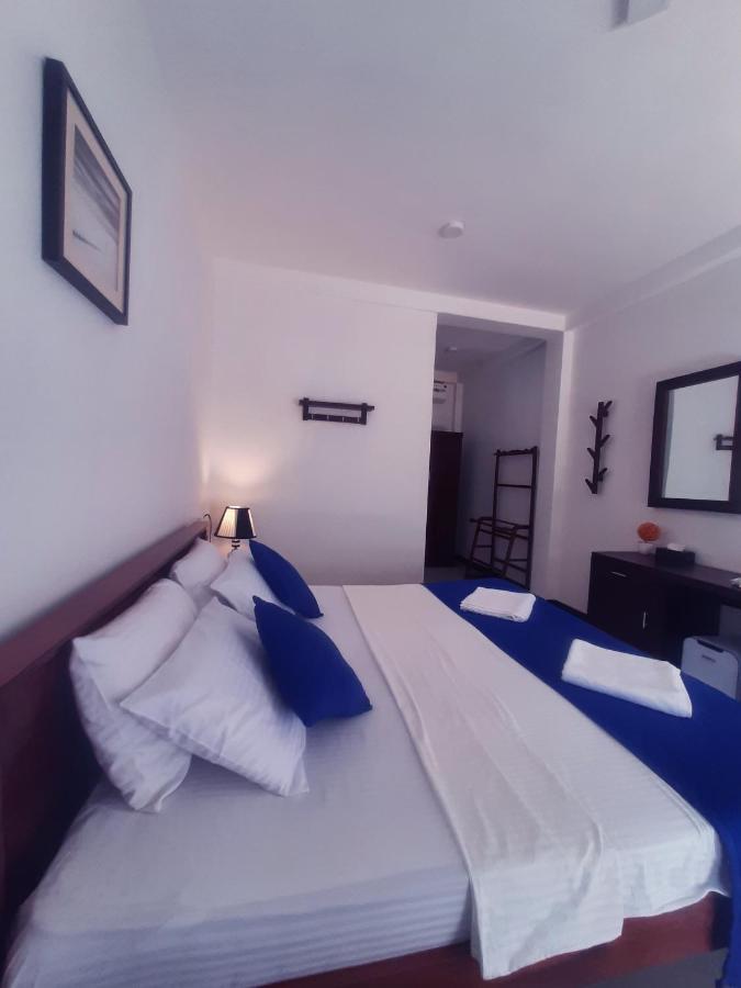 Mirissa Blue Whale Holiday Hotel Exterior photo